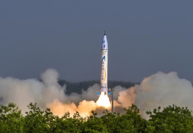 OneSpace lança seu seu primeiro foguete ao espaço