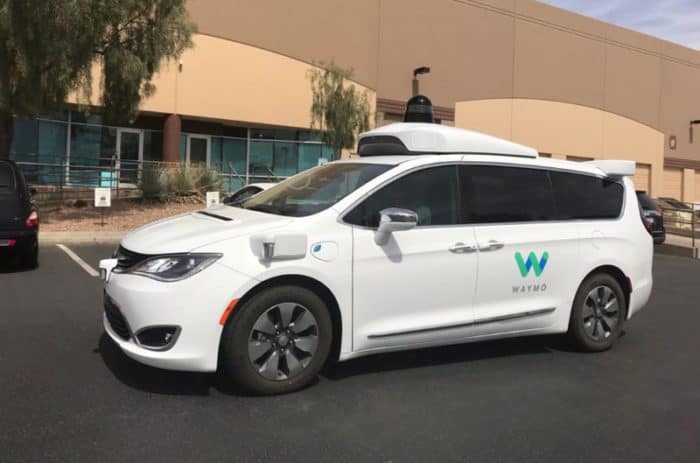 Carros autônomos da Waymo vão transportar clientes do Walmart nos Estados Unidos