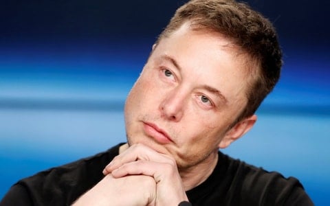 Musk desiste de fechamento de capital