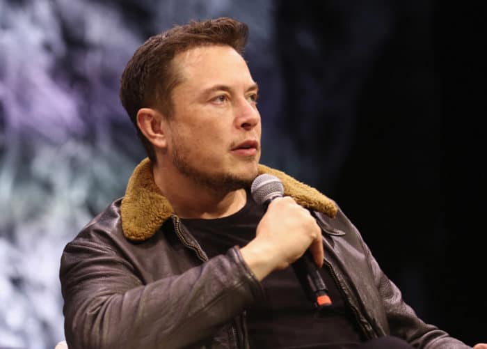 Elon Musk compra ações da Tesla